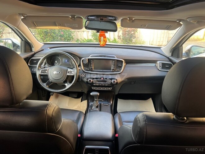 Kia Sorento-8