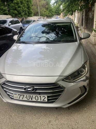 Hyundai Elantra-1