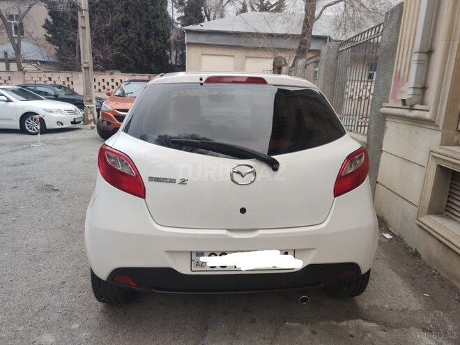 Mazda 2-9