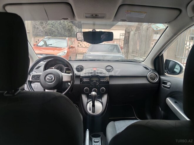 Mazda 2-17