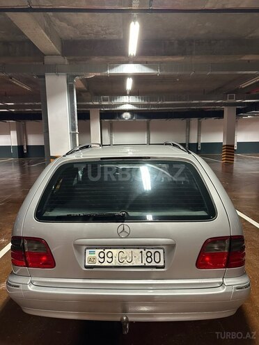 Mercedes E 240-5