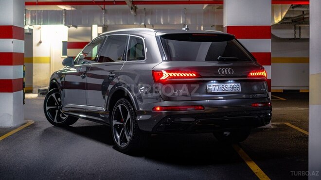 Audi Q7-2