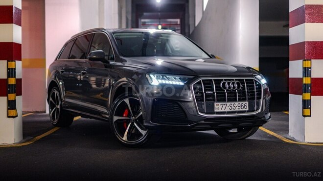 Audi Q7-3