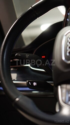 Audi Q7-15