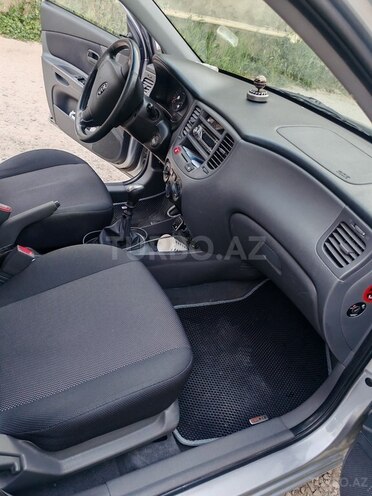 Kia Rio-10