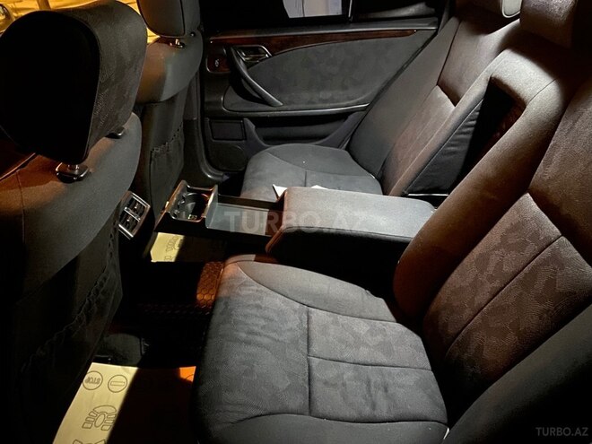 Mercedes E 270-16