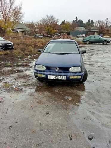 Volkswagen Golf-1