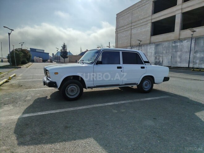 LADA (VAZ) 2107-2