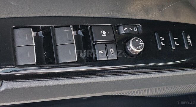 Toyota Camry-18