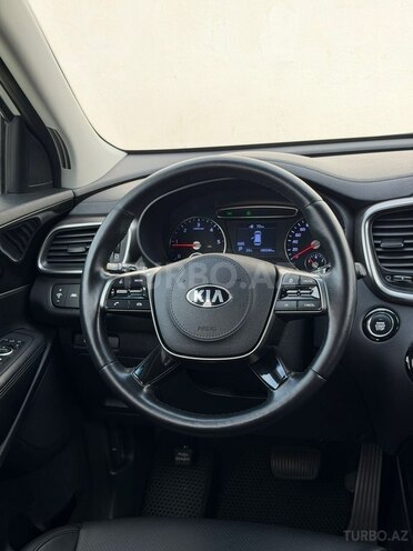 Kia Sorento-11