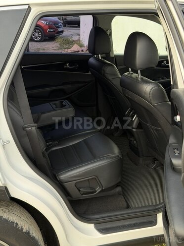 Kia Sorento-16