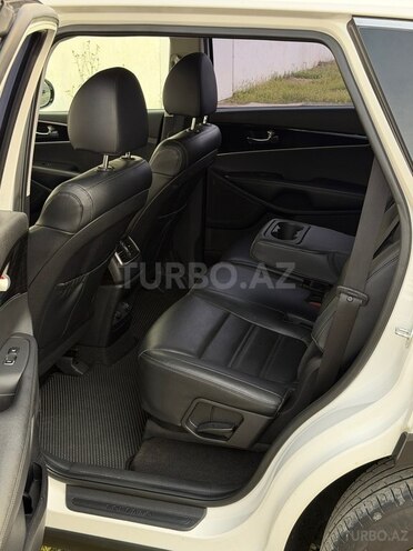 Kia Sorento-10
