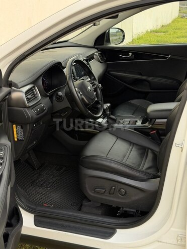 Kia Sorento-9