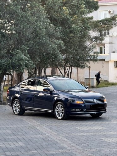 Volkswagen Passat-1