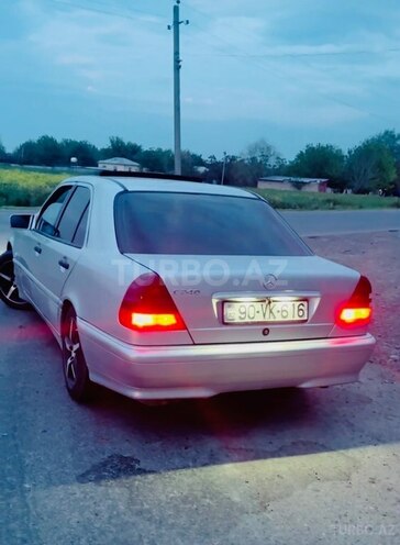 Mercedes C 240-8