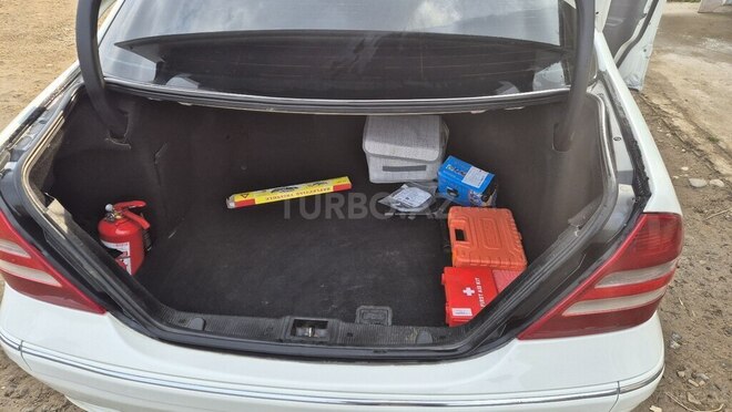 Mercedes C 280 4MATIC-10