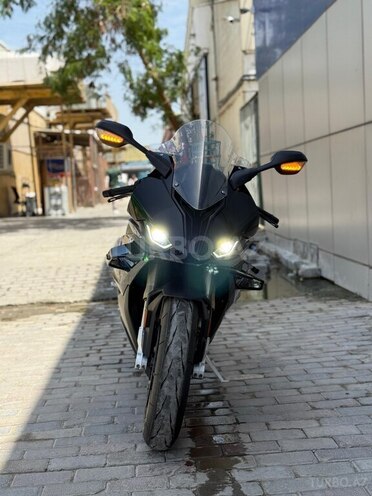 BMW S 1000 RR-8