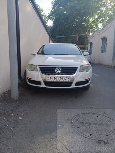 Volkswagen Passat-1