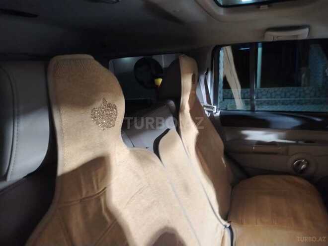 Jeep Commander-12