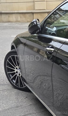Mercedes E 220 d-9