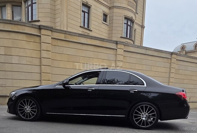 Mercedes E 220 d-5