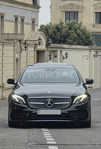 Mercedes E 220 d-2