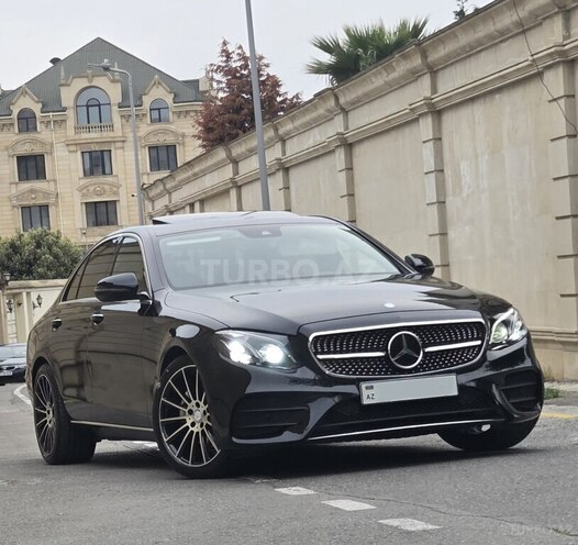 Mercedes E 220 d-4