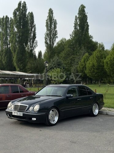 Mercedes E 220-2