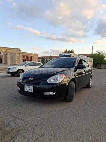 Hyundai Accent-1