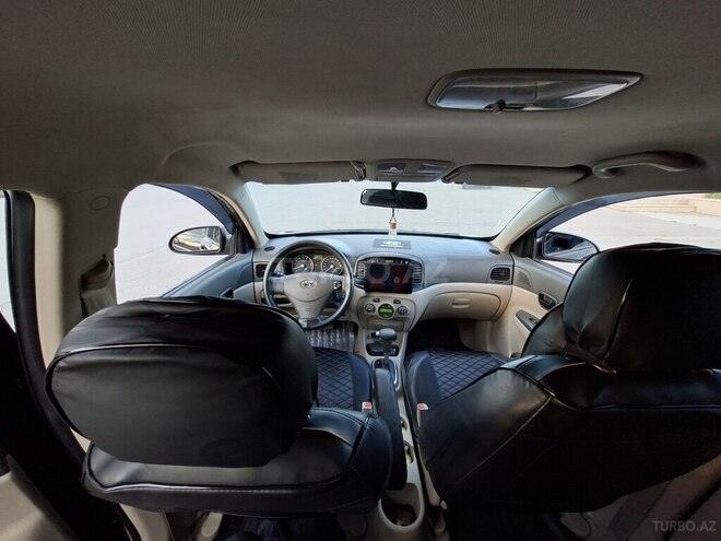 Hyundai Accent-5