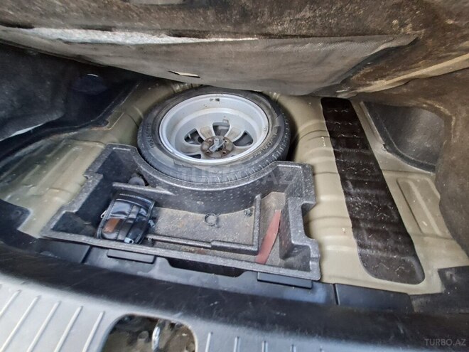Hyundai Accent-7