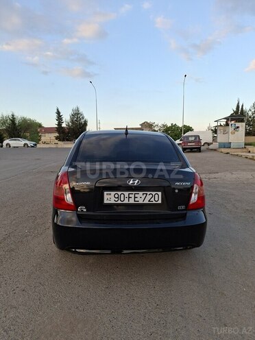Hyundai Accent-8