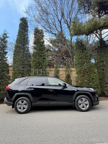 Toyota RAV4-9