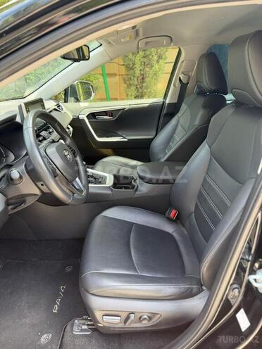 Toyota RAV4-7