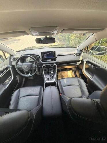 Toyota RAV4-6