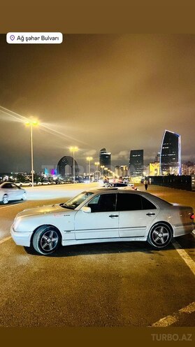 Mercedes E 280 4MATIC-5