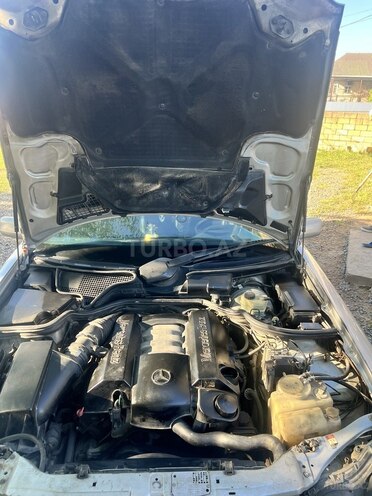 Mercedes E 280 4MATIC-10