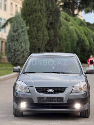 Kia Rio-1