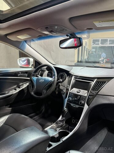 Hyundai Sonata-15