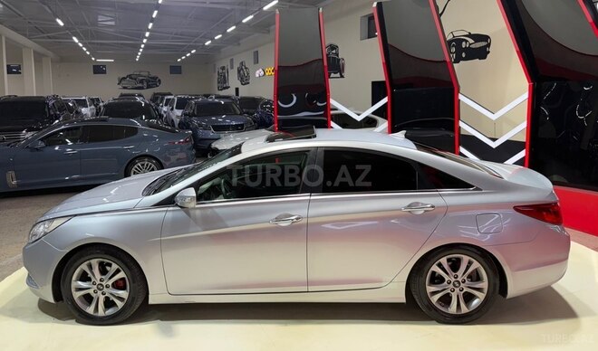 Hyundai Sonata-5