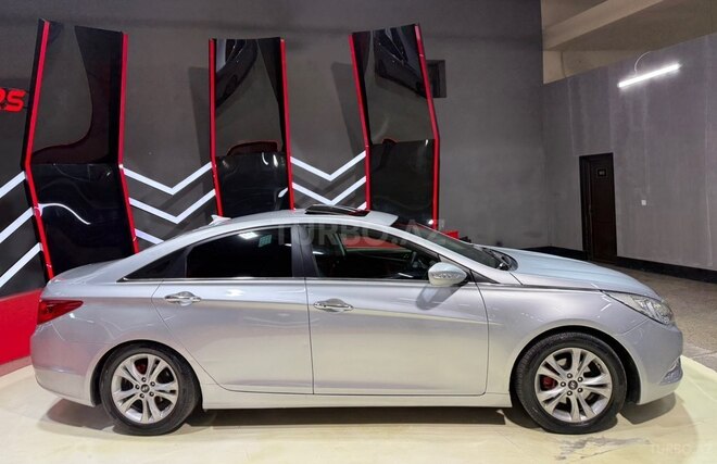 Hyundai Sonata-4