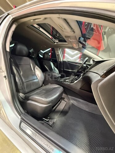 Hyundai Sonata-14