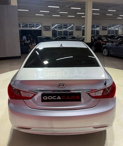 Hyundai Sonata-10
