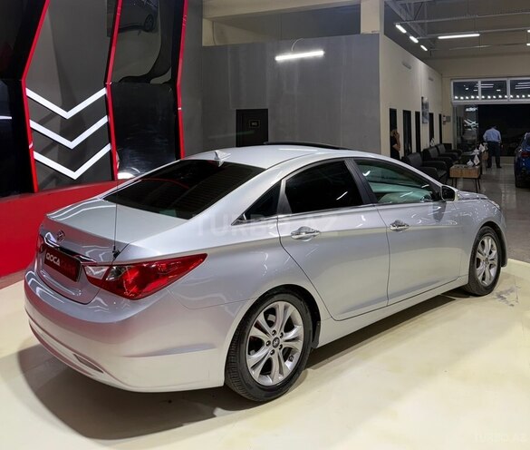 Hyundai Sonata-7