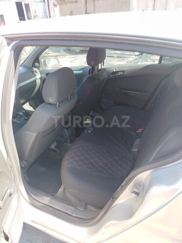 Opel Astra-7