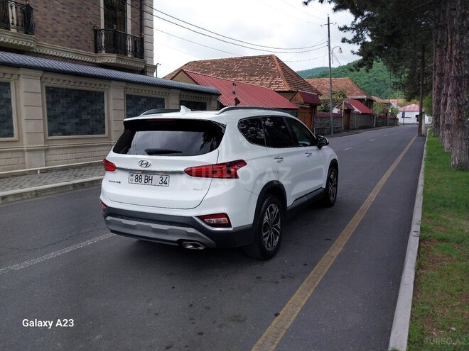 Hyundai Santa Fe-5