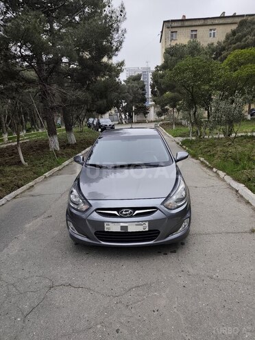 Hyundai Accent-1