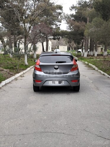 Hyundai Accent-3