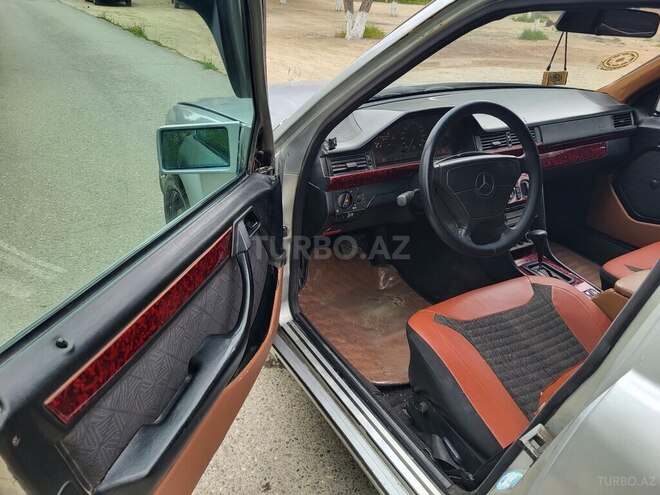Mercedes E 220-3