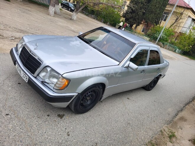 Mercedes E 220-13